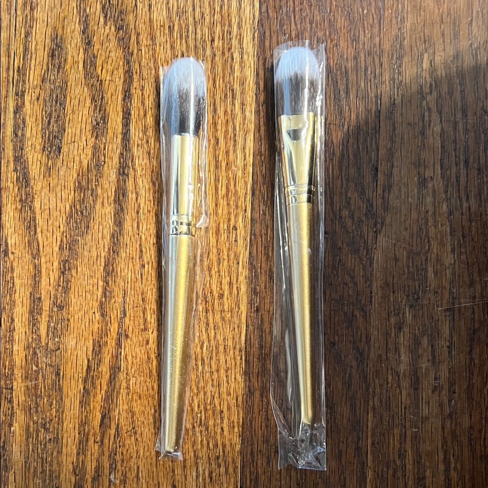 Set of 2 LUXIE face brushes
510 - Foundation
522 - Tapered Highlighter